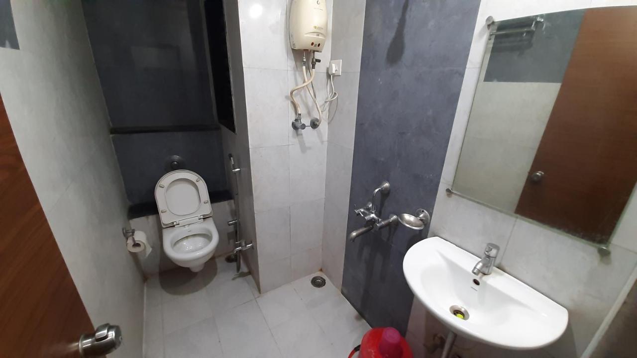City Palace Hotel होटल सिटी पैलेस Nashik Bagian luar foto