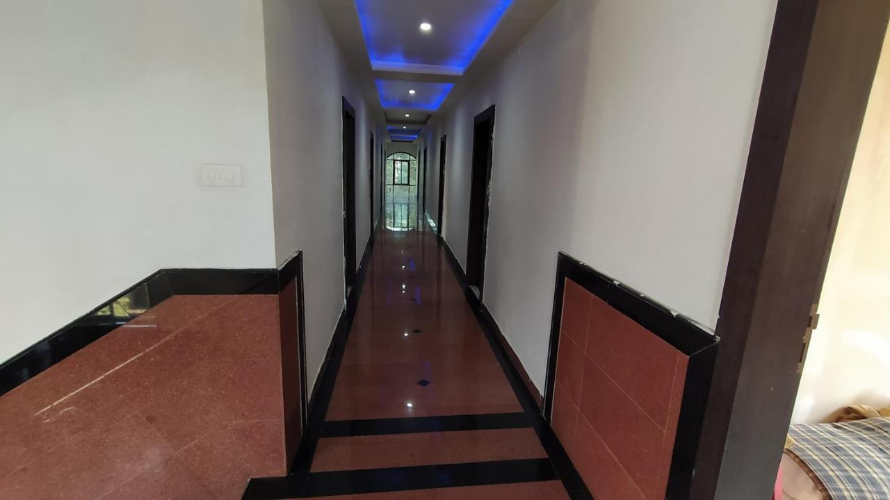 City Palace Hotel होटल सिटी पैलेस Nashik Bagian luar foto