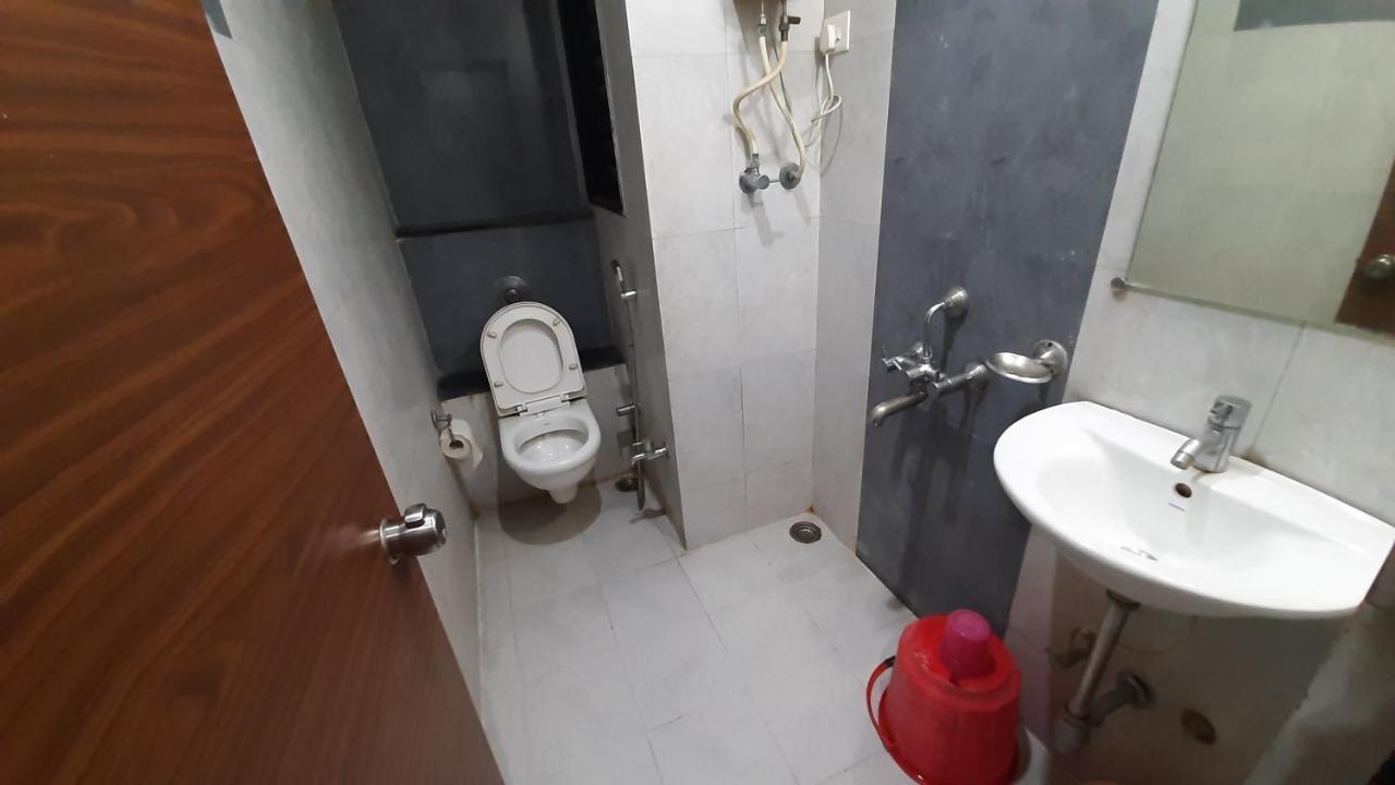 City Palace Hotel होटल सिटी पैलेस Nashik Bagian luar foto