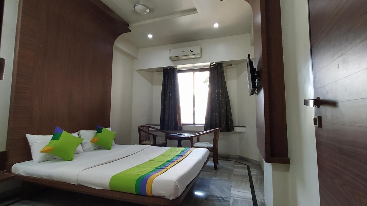 City Palace Hotel होटल सिटी पैलेस Nashik Bagian luar foto