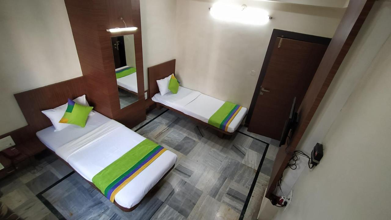 City Palace Hotel होटल सिटी पैलेस Nashik Bagian luar foto