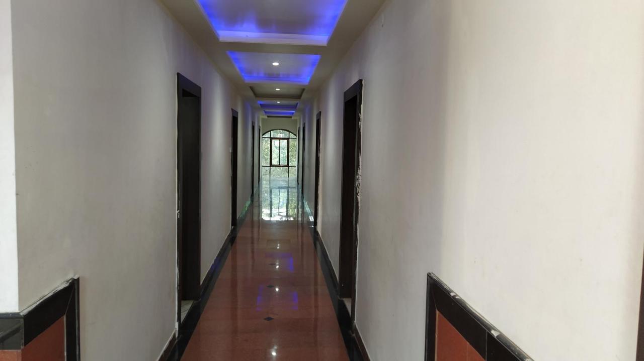 City Palace Hotel होटल सिटी पैलेस Nashik Bagian luar foto