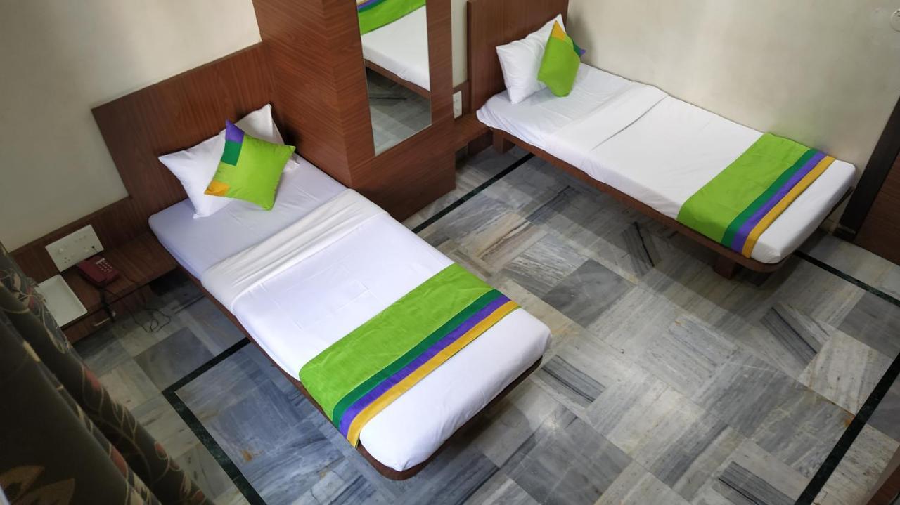 City Palace Hotel होटल सिटी पैलेस Nashik Bagian luar foto