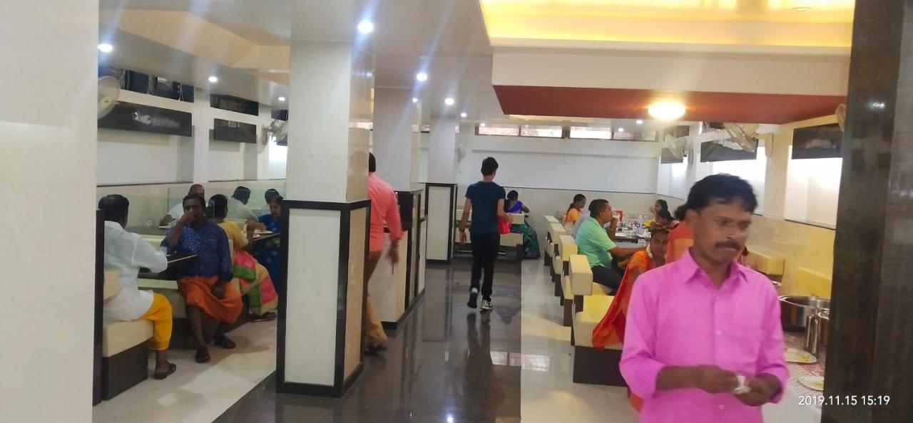 City Palace Hotel होटल सिटी पैलेस Nashik Bagian luar foto