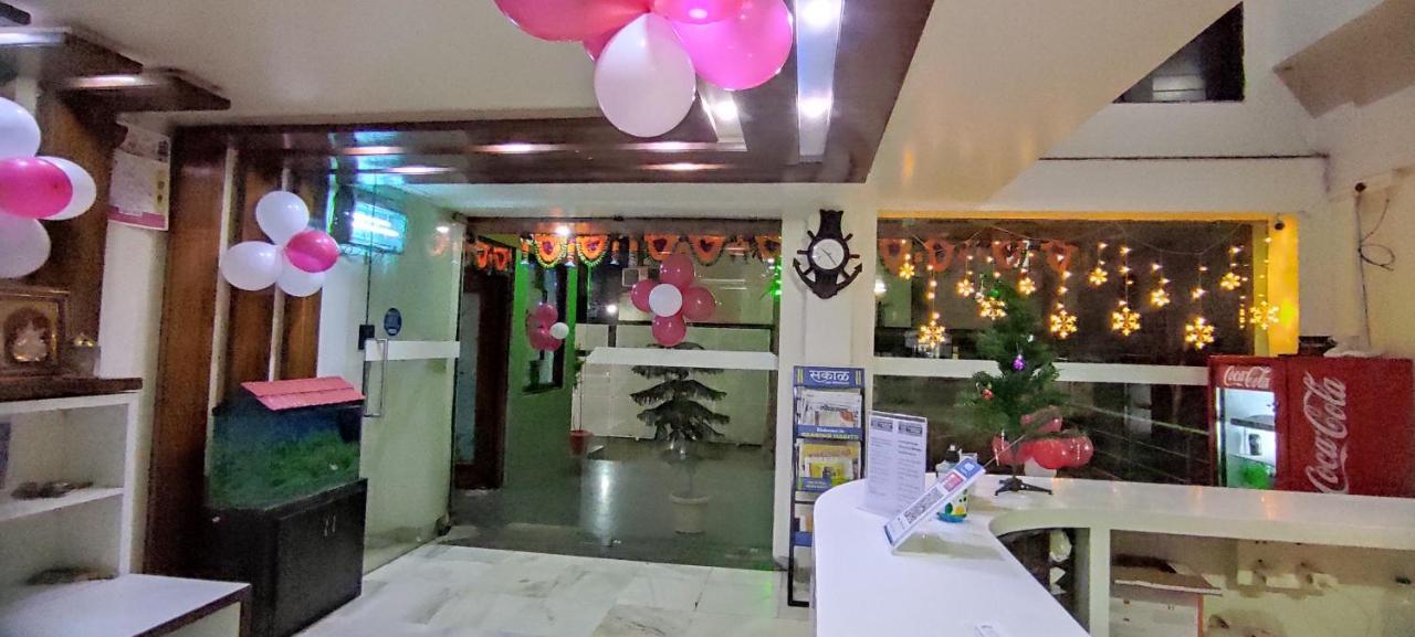 City Palace Hotel होटल सिटी पैलेस Nashik Bagian luar foto