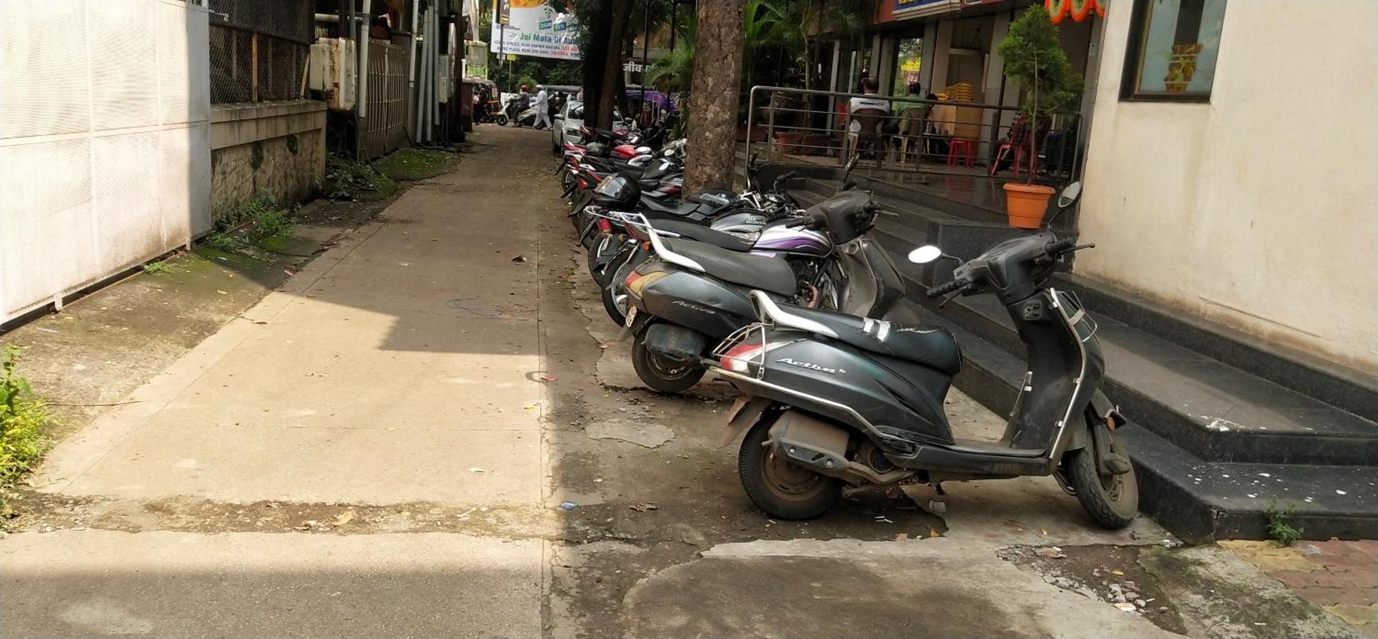 City Palace Hotel होटल सिटी पैलेस Nashik Bagian luar foto