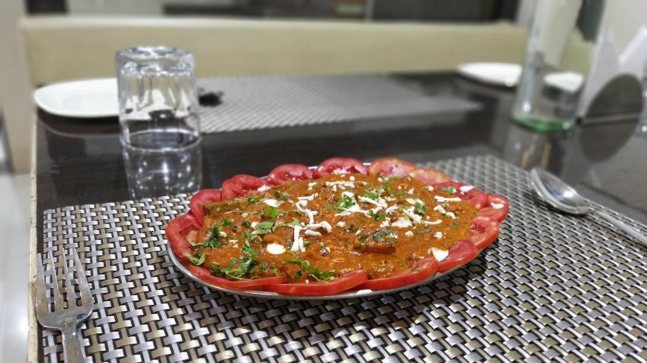 City Palace Hotel होटल सिटी पैलेस Nashik Bagian luar foto