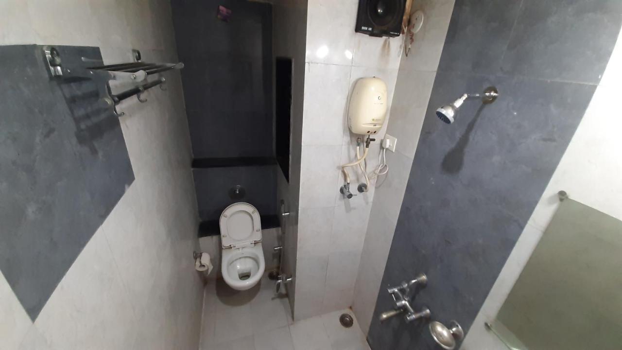 City Palace Hotel होटल सिटी पैलेस Nashik Bagian luar foto